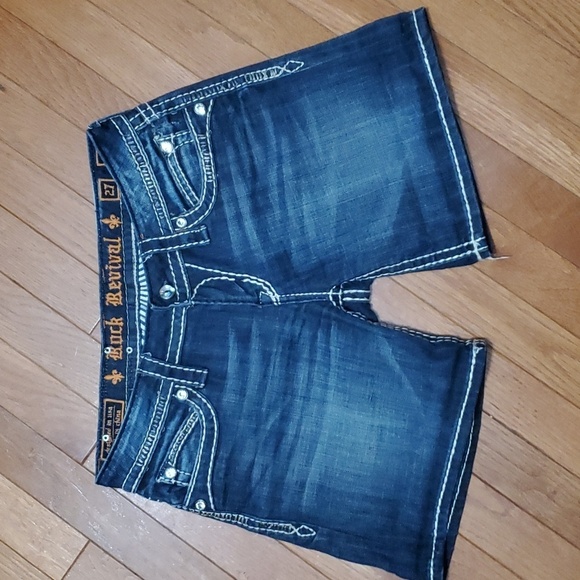 NWOT ROCK REVIVAL LUNA  MID RISE STRETCHY DENIM SHORTS WEAR CUFFED OR DOWN - Picture 4 of 16